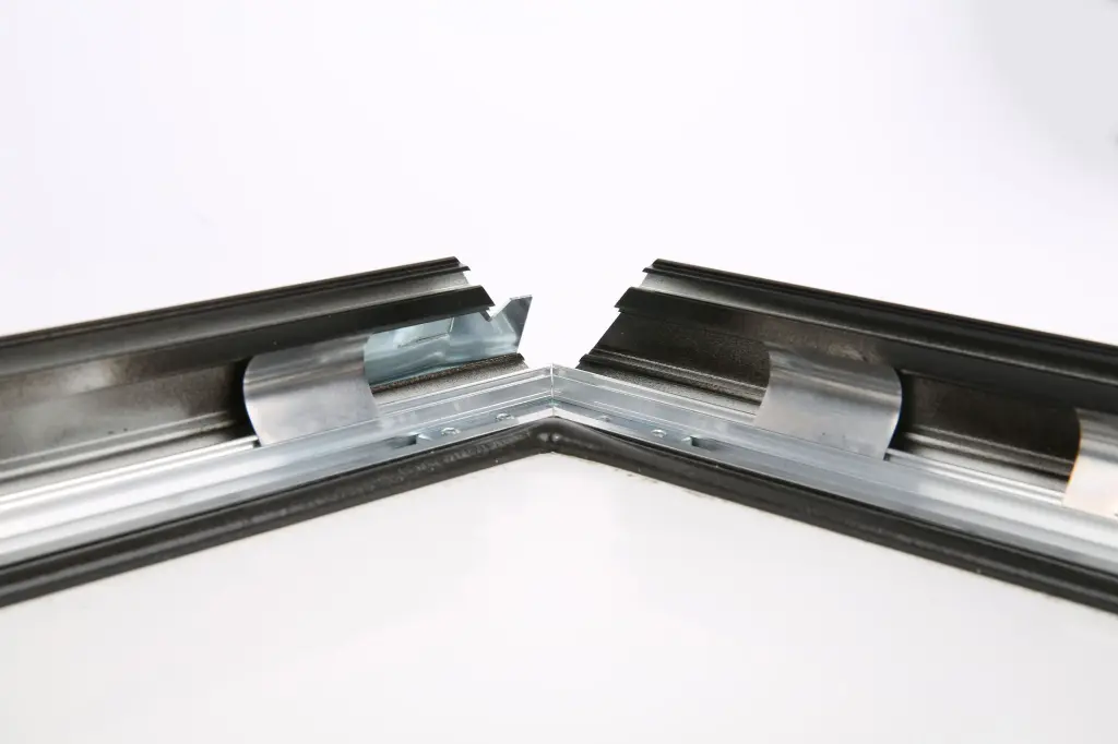 LOCKABLE WEATHERPROOF FRAME (32).webp