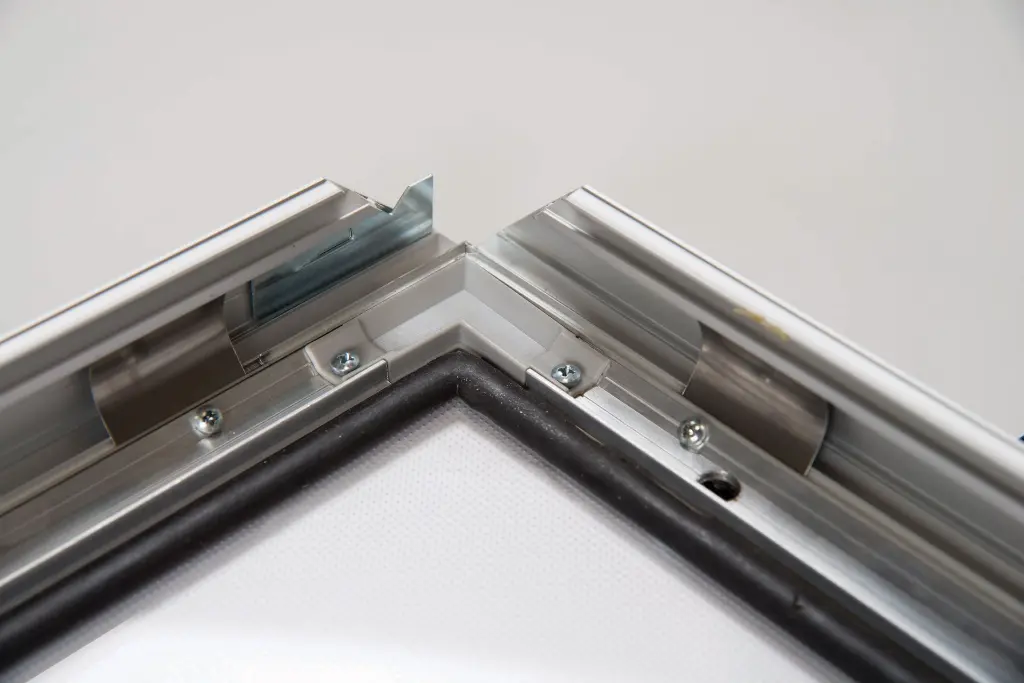 LOCKABLE WEATHER PROOF SMART LEDBOX (31).webp